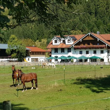 Апартаменты Gutshof Zum Schluxen Пинсванг Экстерьер фото
