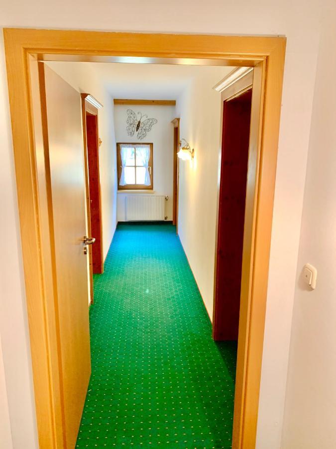 Апартаменты Gutshof Zum Schluxen Пинсванг Экстерьер фото